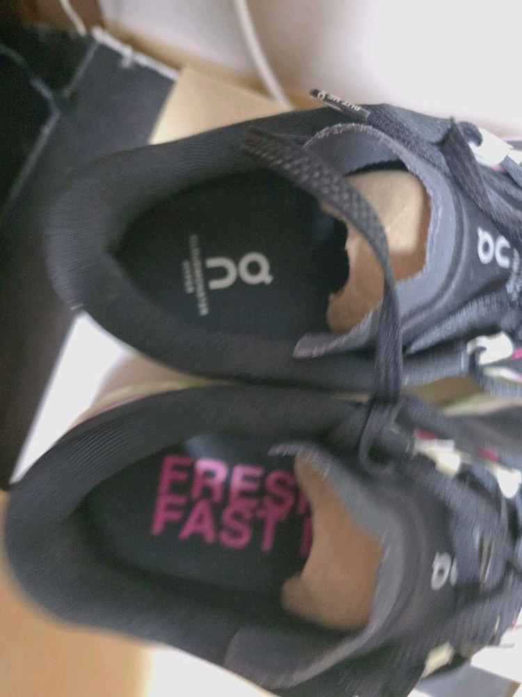 온러닝 클라우드몬스터 하이퍼 265사이즈--3