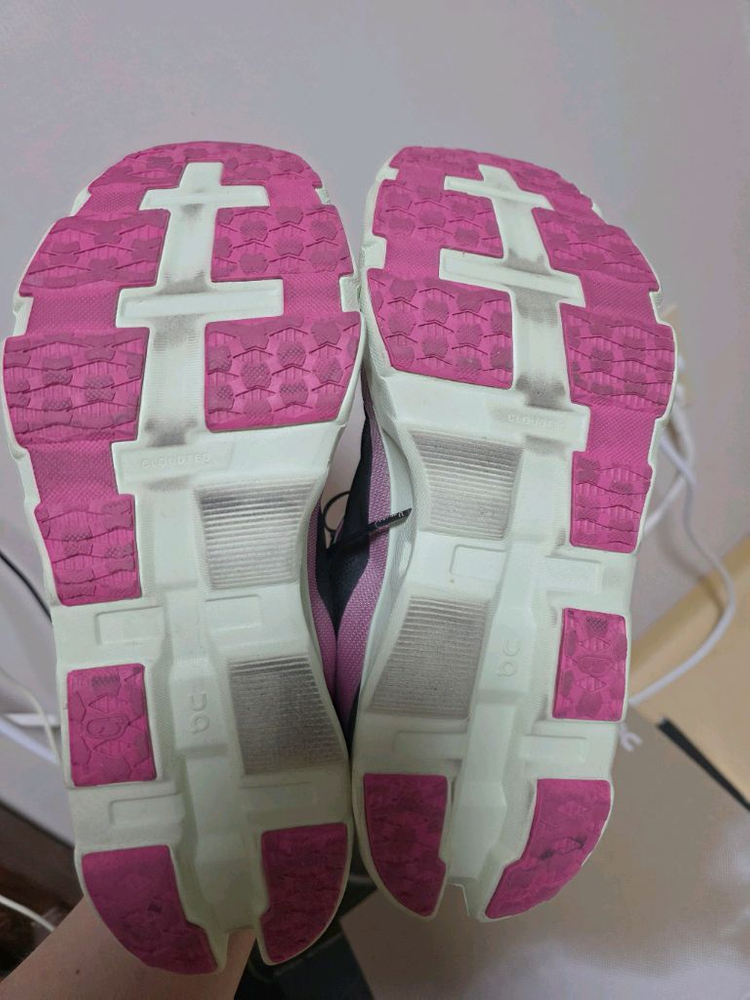 온러닝 클라우드몬스터 하이퍼 265사이즈--4