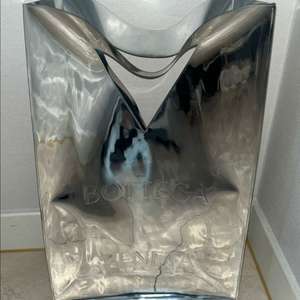 보테가 한정판 쇼핑백 이미지