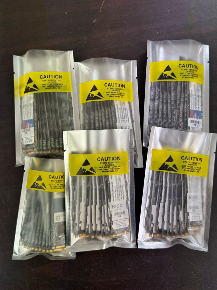 64GB 용량의 M.2 SSD 판매 수량 70개--1