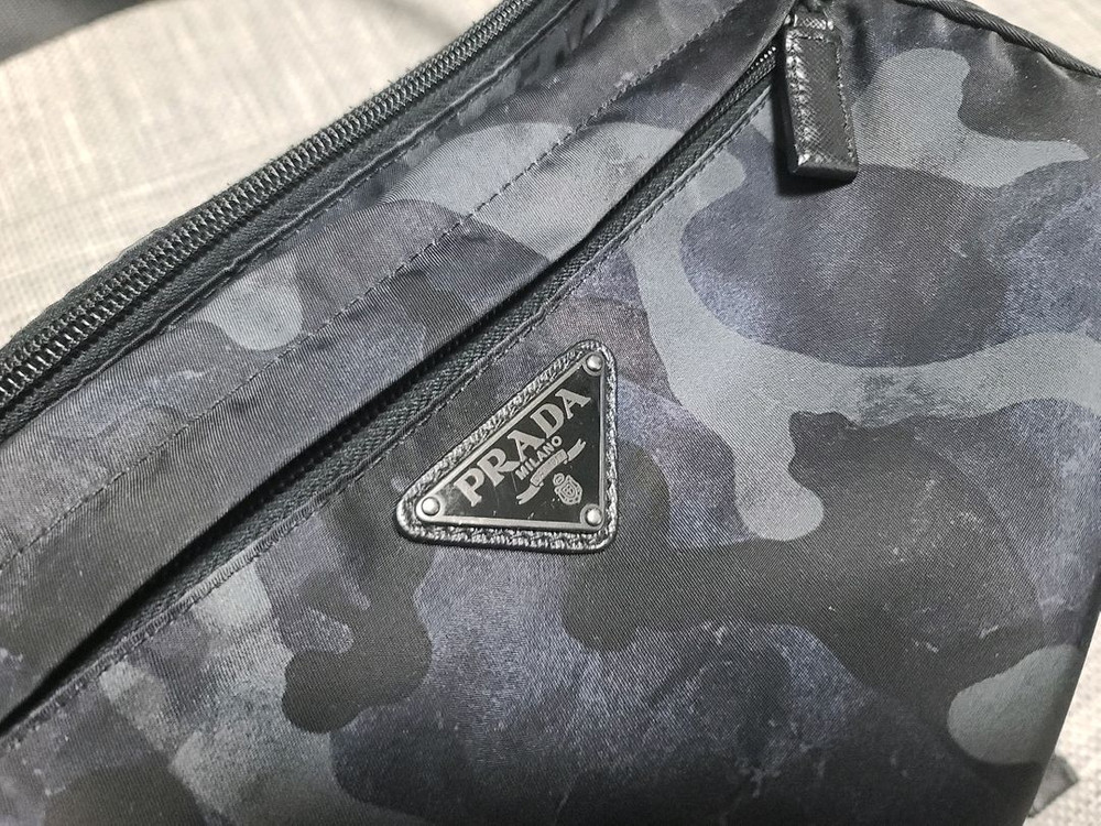 프라다 바이커백 미디엄 2vh994 크로스백 바이크백 메신저백 카모플라쥬--1