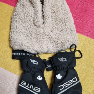 양모자, 데상트 스키장갑 팝니다. 어린이용