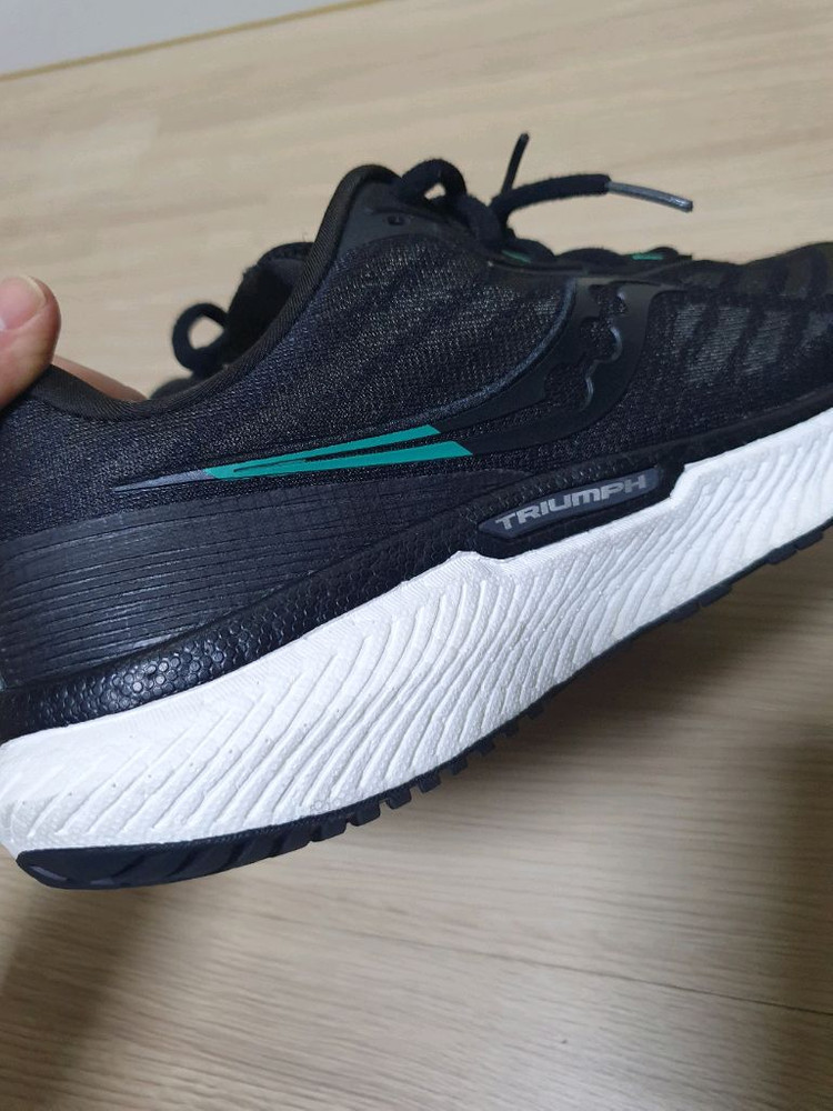 써코니 트라이엄프 러닝화 280 이미지