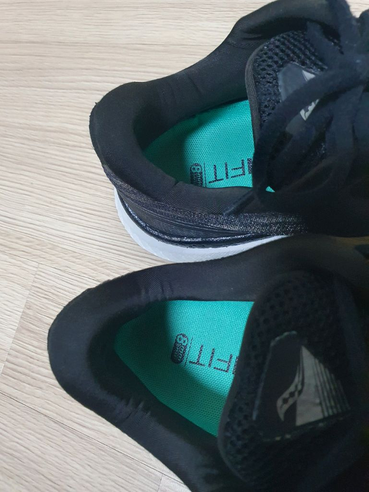 써코니 트라이엄프 러닝화 280 이미지