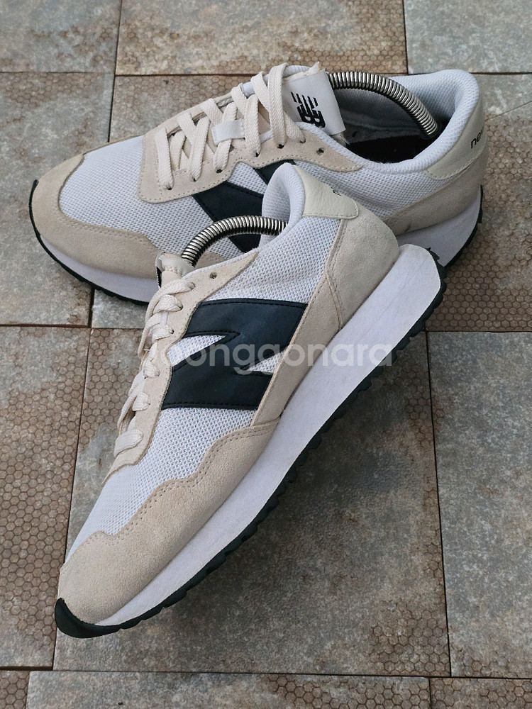 (250)뉴발란스 237 베이지 블랙 스니커즈 운동화--4