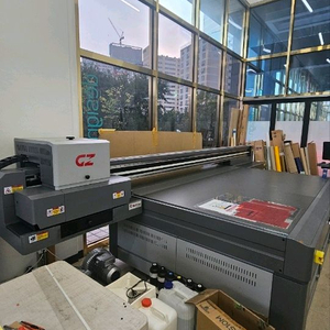 UV 프린터 휴프라임 2500x1300 젠6헤드 4개