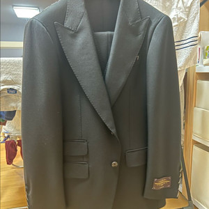 링자켓 마에스터 피크드라펠 블랙 3피스 수트 48