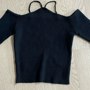 오프숄더 골지 니트