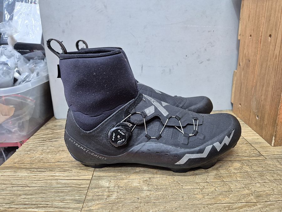 노스웨이브 익스트림 XCM GTX겨울신발275--1