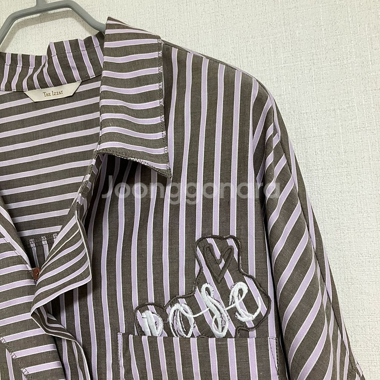 THE IZZAT 더 아이잗 스트라이프 셔츠 퍼플--1