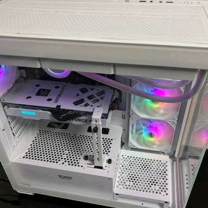 데스크탑 게이밍PC 본체 4060 / 32GB 판매해요