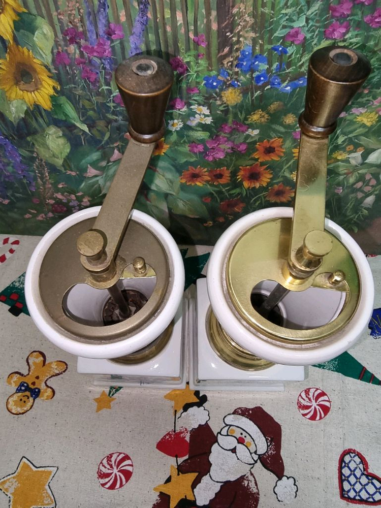 빈티지 도자기 커피그라인더 2개 세트 판매합니다 이미지