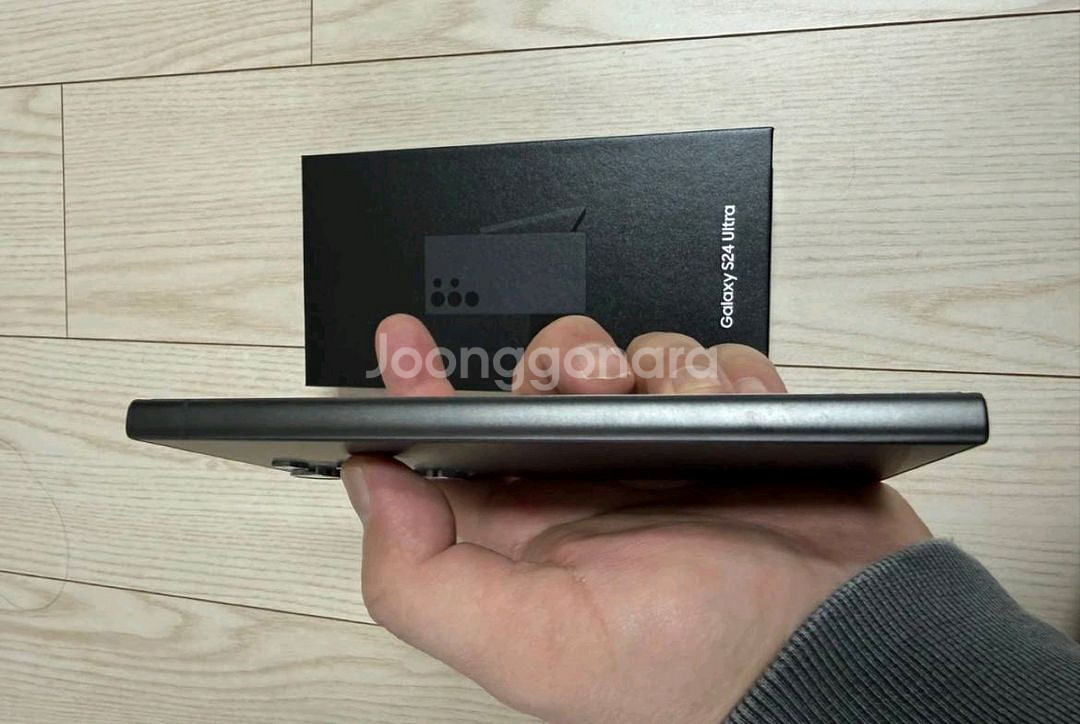 삼성 갤럭시 S24 울트라 256GB 티타늄 그레이 판매합니다--3