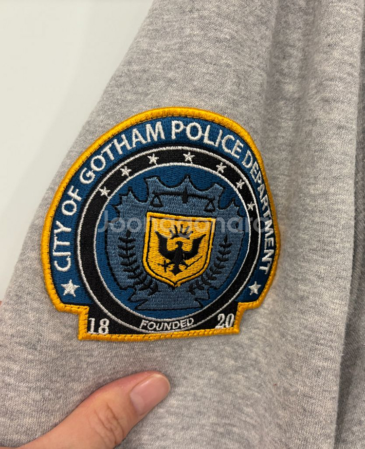 뉴에라 x GCPD 콜라보 후디 그레이 S 정품--4