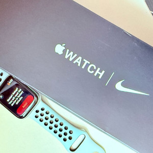 애플워치 5 44mm 나이키 에디션 팝니다