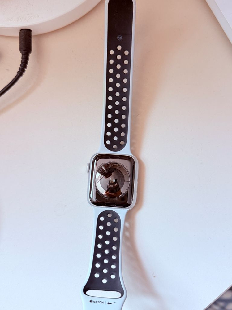 애플워치 5 44mm 나이키 에디션 팝니다--1