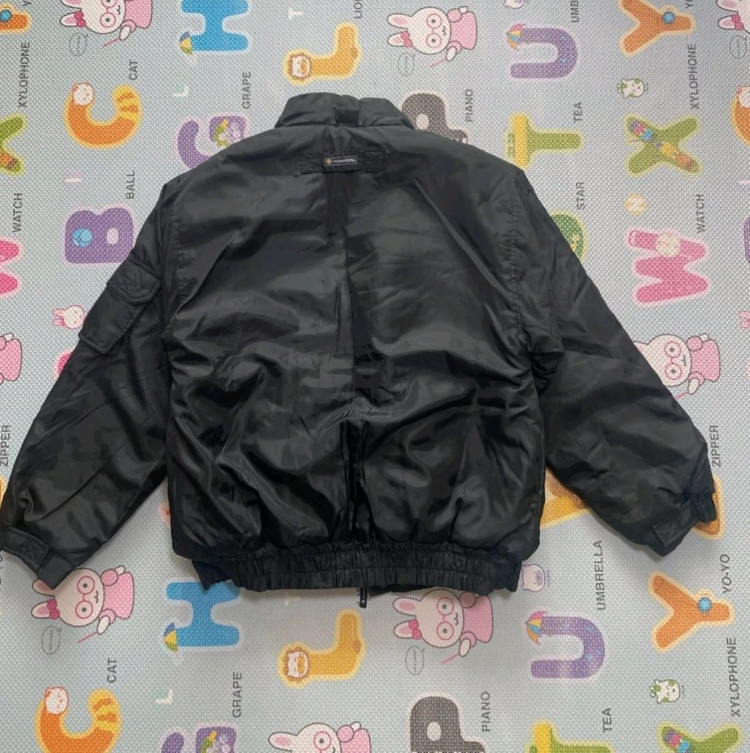 블랙 컬러의 HANKORT 패딩 점퍼 XL--1