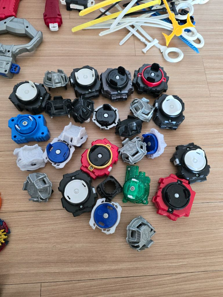 베이블레이드 팽이 장난감 ㅡ 택포--3