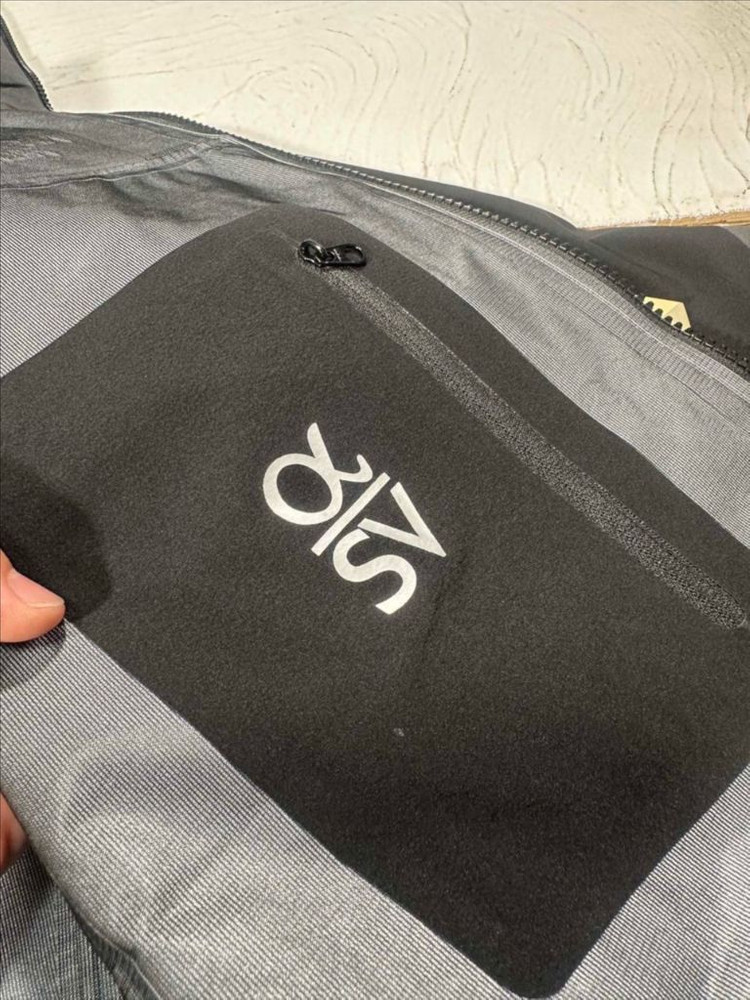 아크테릭스x팔라스 알파 고어텍스 자켓--9