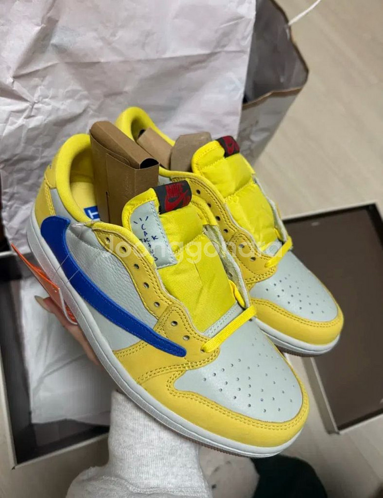 조던1 트래비스 스캇 카나리 로우 250 새상품--3