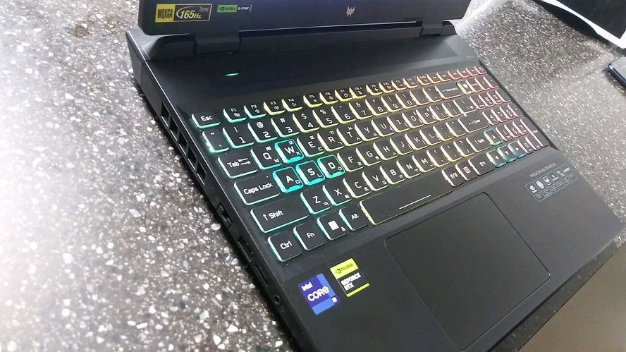 에이서 프레데터 하이엔드 i9 게이밍 노트북/램32G,RTX4060 이미지