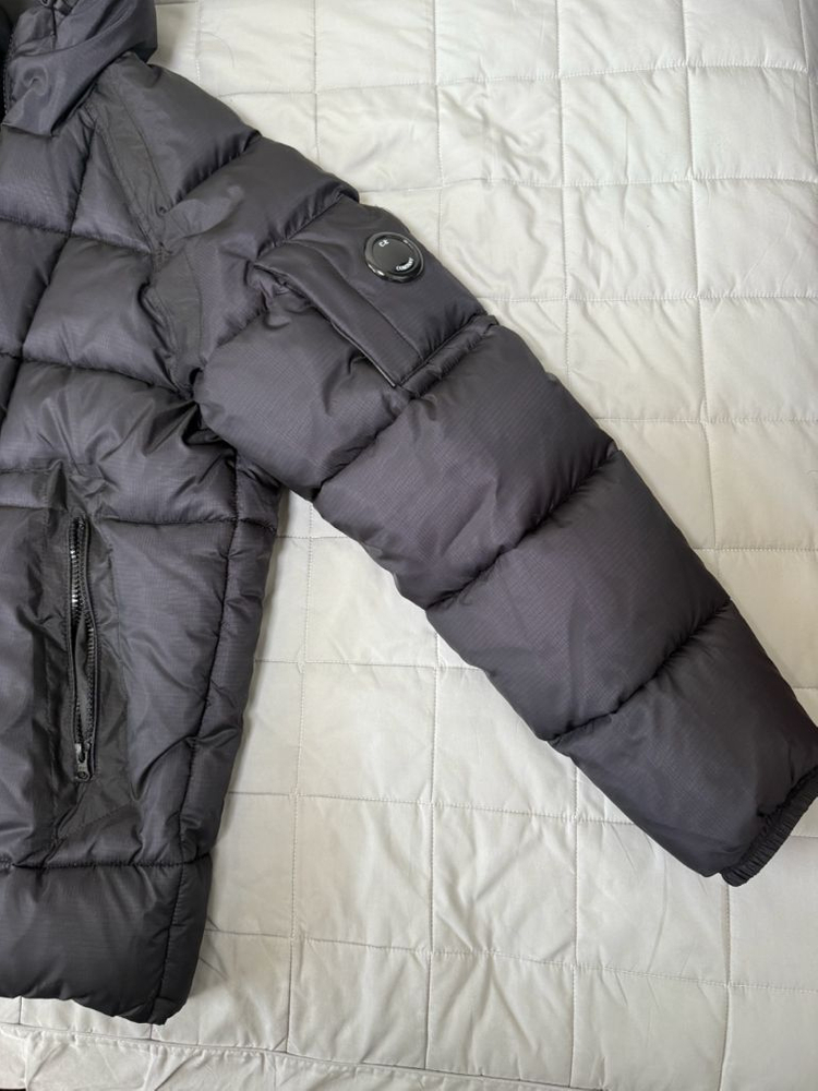 CP컴퍼니 DD쉘 패딩 L 블랙--1