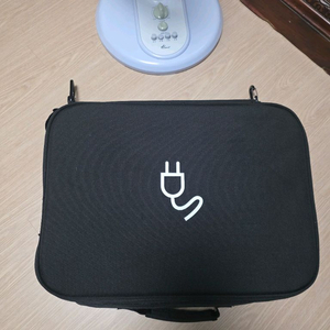 포르쉐 정품 충전기 미사용