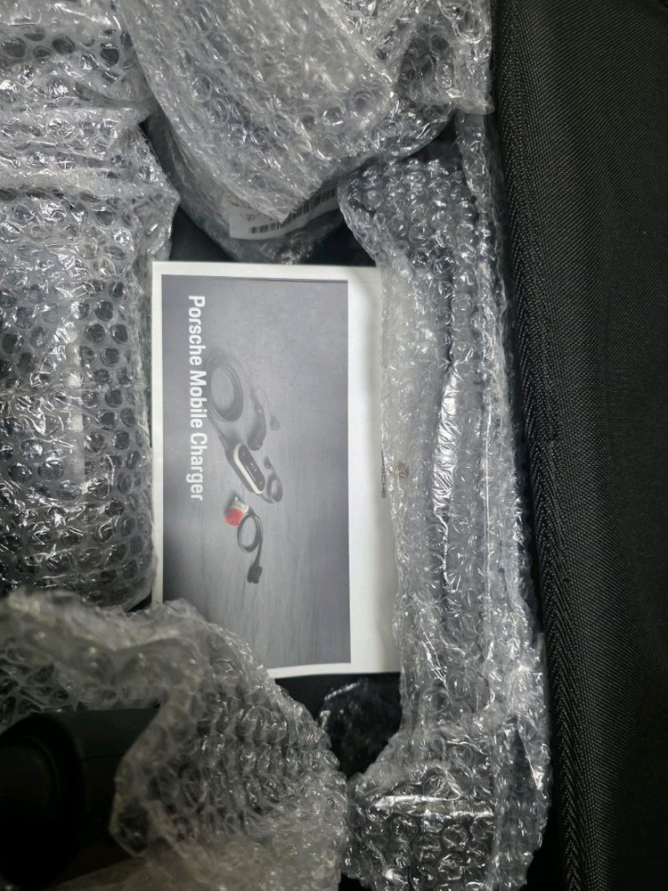 포르쉐 정품 충전기 미사용--2