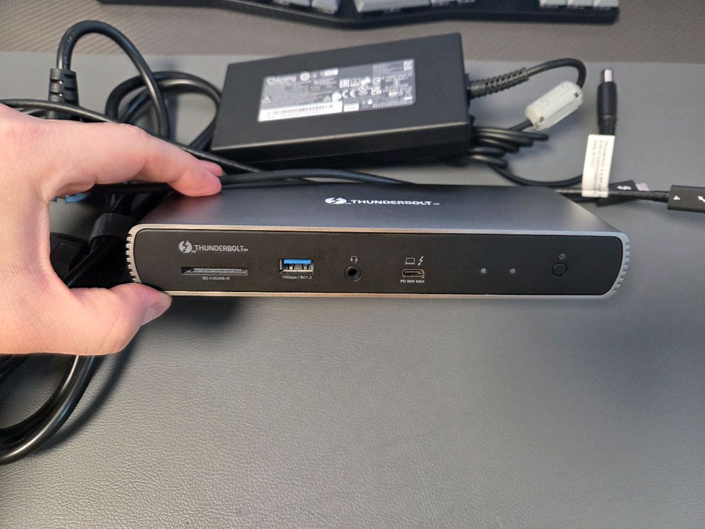 아트뮤 인텔 인증 썬더볼트4 독 T4D210--1