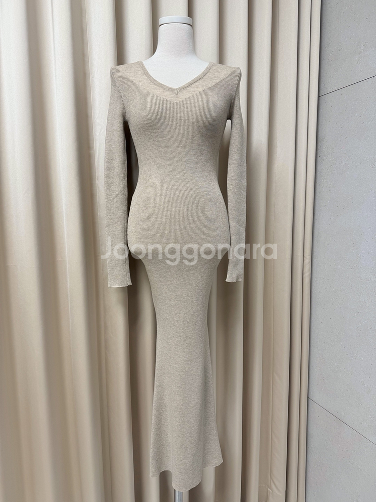 브이넥롱니트원피스 / 베이지 / 새 상품--2