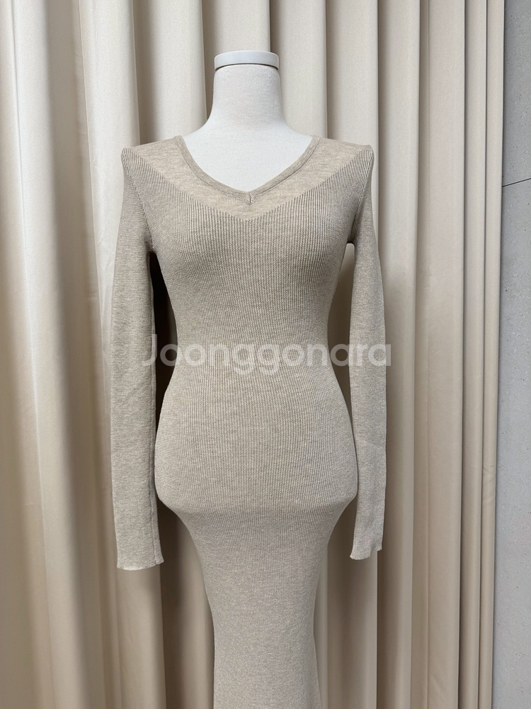 브이넥롱니트원피스 / 베이지 / 새 상품--3