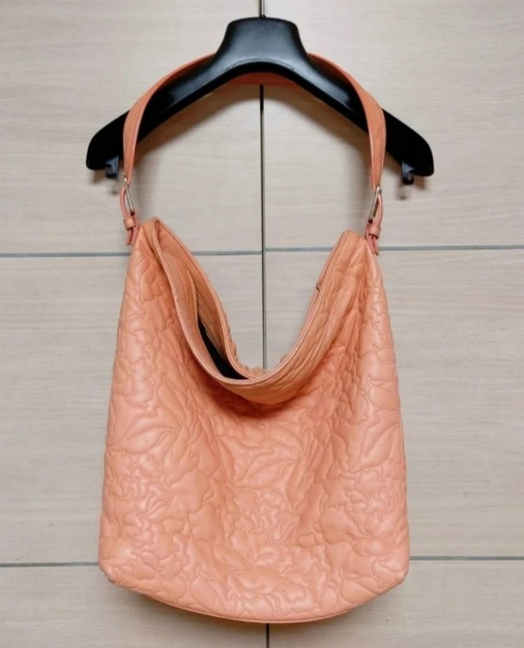 [정품] 레오나드 퀼팅 가죽 숄더백--2