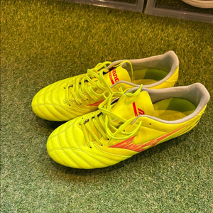 미즈노 네오 형광 축구화275 이미지