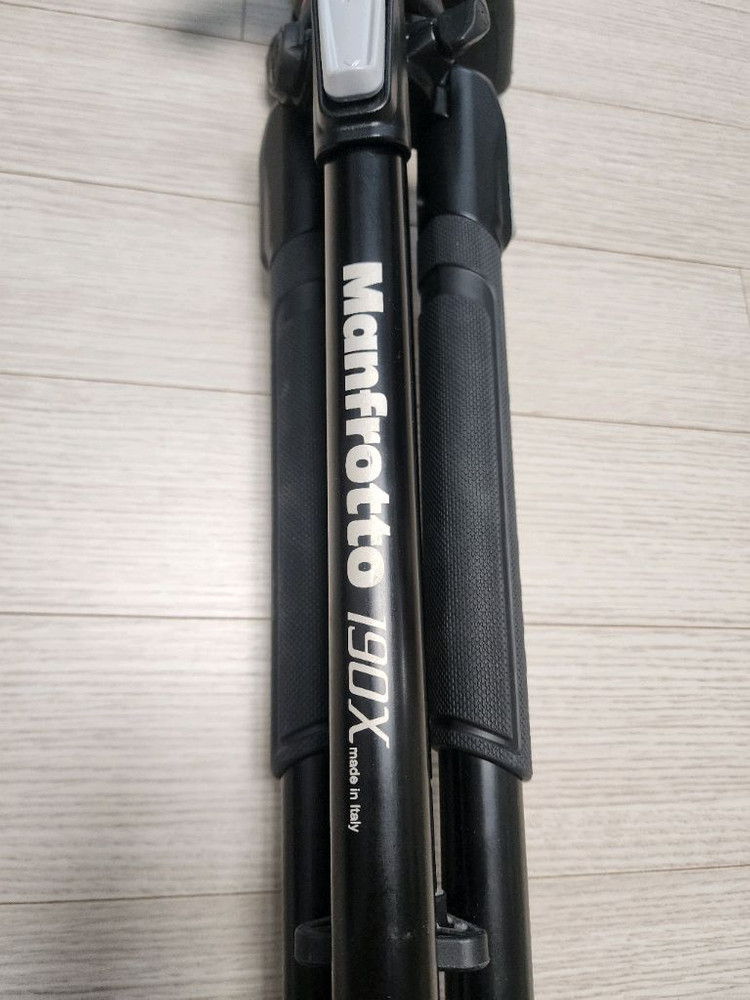 맨프로토 mt190x3 삼각대 + mh804-3w 헤드 판매합니다--1