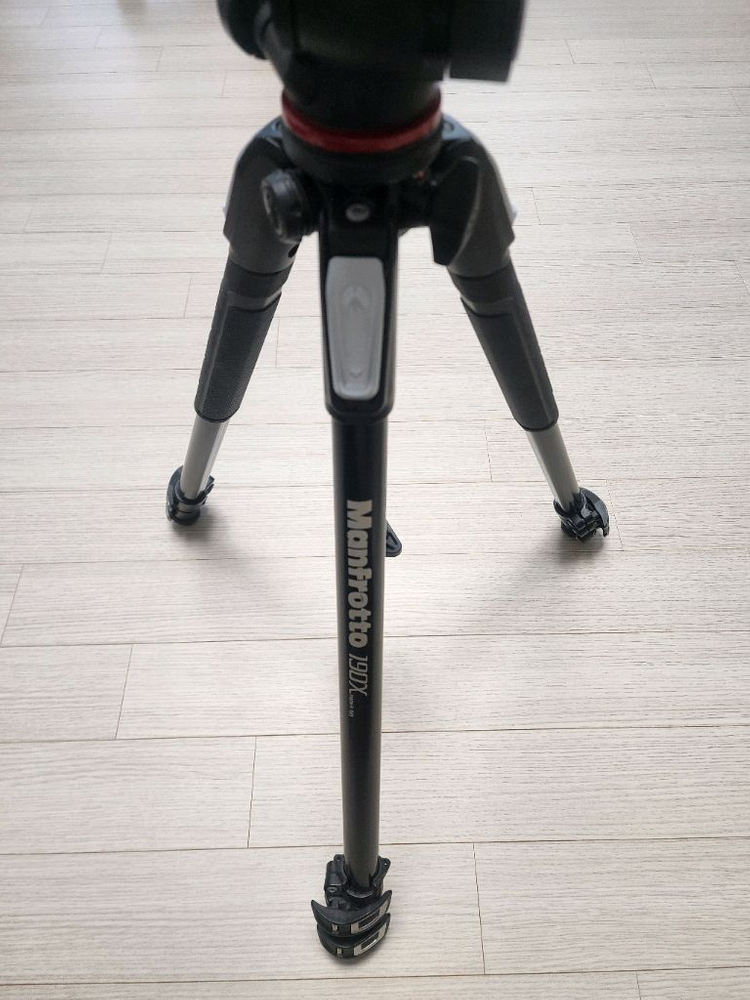 맨프로토 mt190x3 삼각대 + mh804-3w 헤드 판매합니다--2