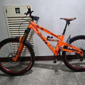 풀서스펜션 MTB 자전거 이미지