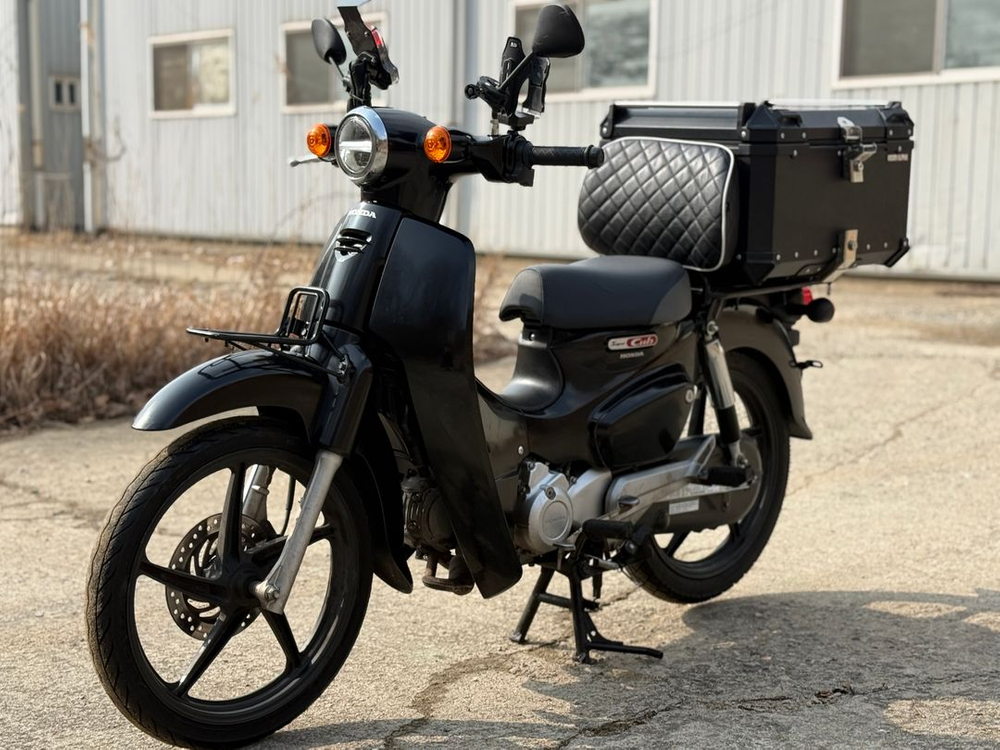 [혼다] 슈퍼커브110 25년식 1만키로 저렴하게 판매합니다--4