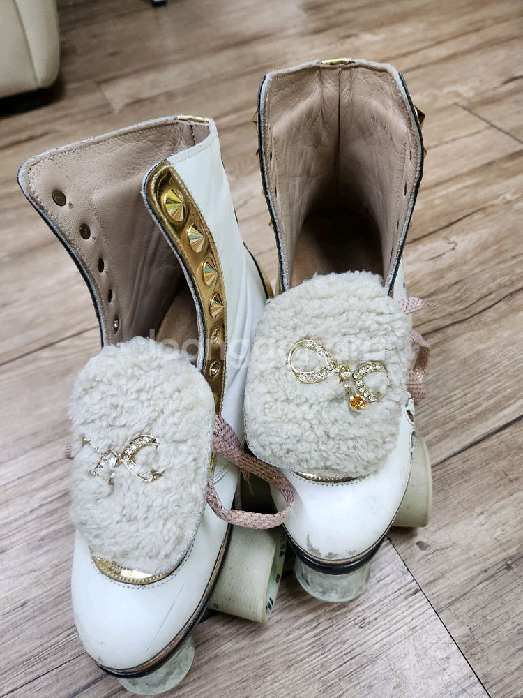 수제화 롤러스케이트 230사이즈 팝니다--3