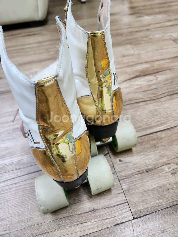 수제화 롤러스케이트 230사이즈 팝니다--4