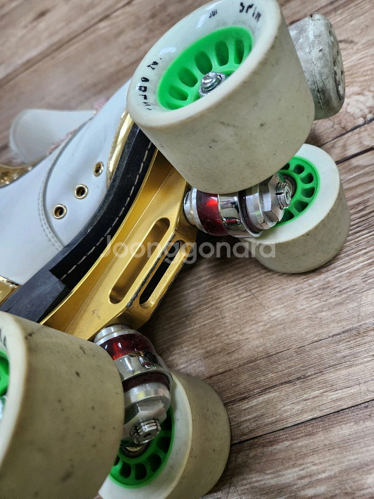 수제화 롤러스케이트 230사이즈 팝니다--5