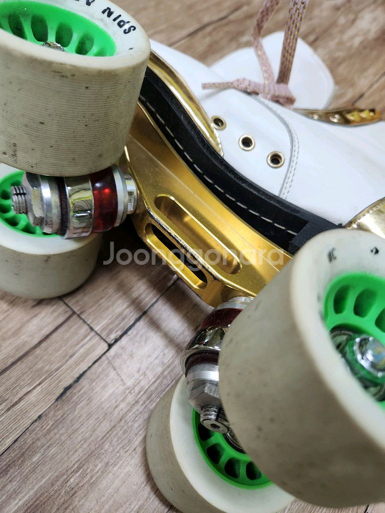 수제화 롤러스케이트 230사이즈 팝니다--6