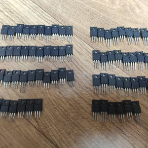 도시바 히타치 출력석