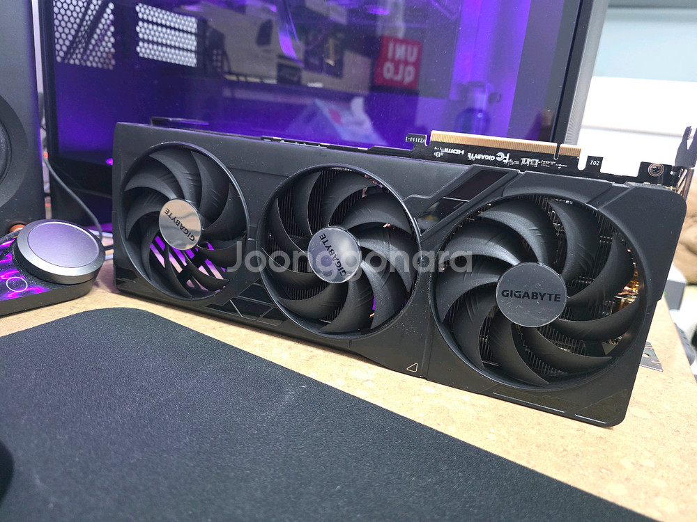 RTX 4080 SUPER 그래픽카드--2