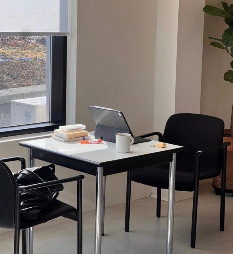 빈티지 테이블 (아르텍, 프리츠한센, 매그너스 올레센 등) 이미지