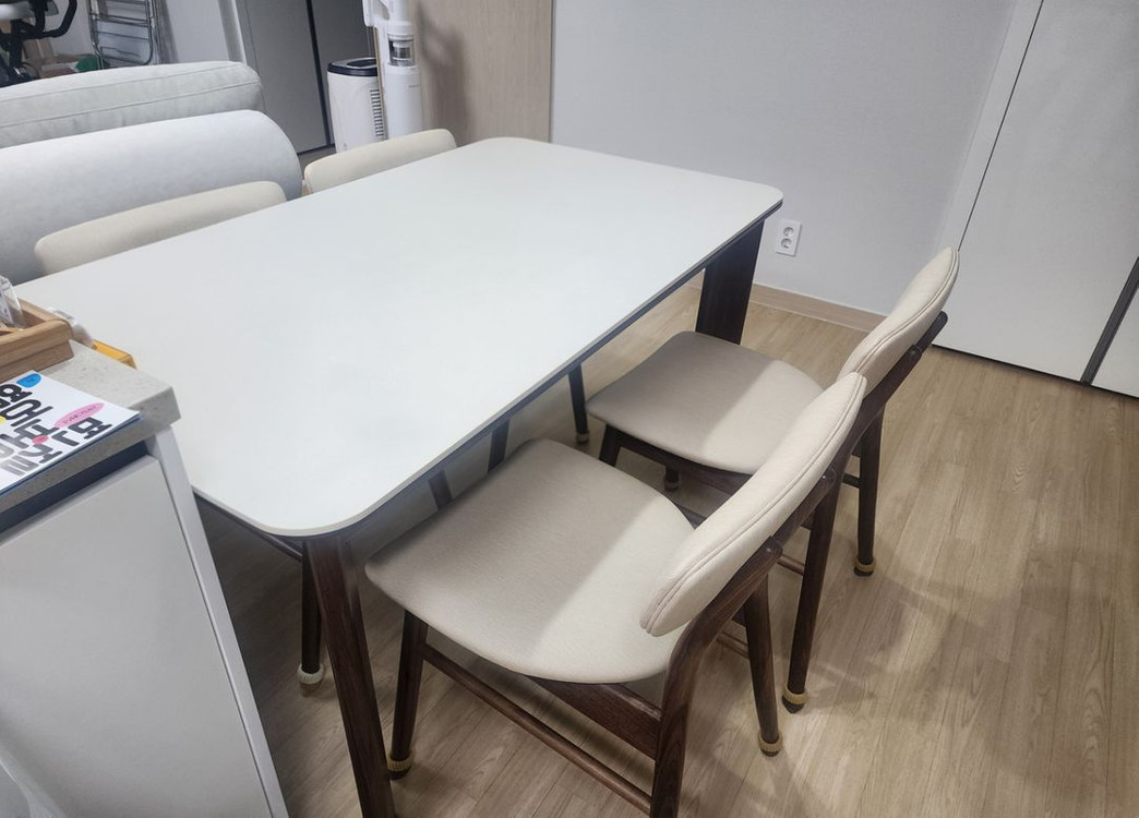 라미에스 오스비 4인 식탁 세트--7