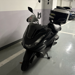 혼다 PCX125 블랙 오토바이 (탑박스, 헬멧 포함)