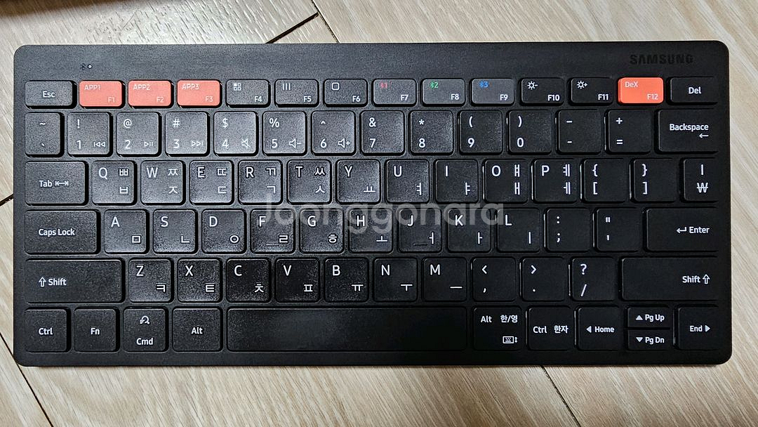 삼성 스마트 키보드 블루투스 트리오 500 블랙 팝니다.--1
