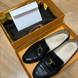 토즈 타임리스 로퍼 39