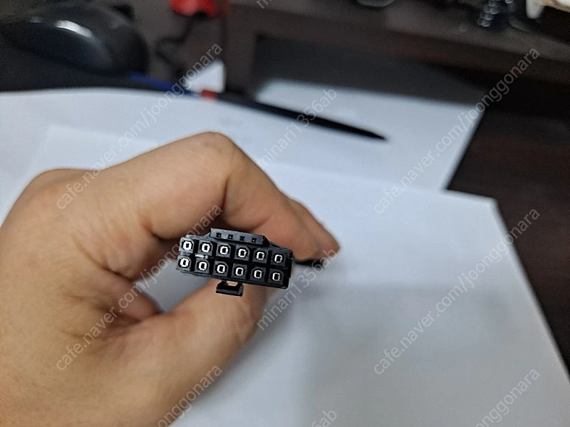 기가바이트 5070에 들어있던 12핀 파워케이블 팝니다~ - 안심되는 중고거래
