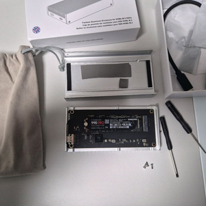삼성 ssd 990 pro 2tb + 인클로저 팝니다.